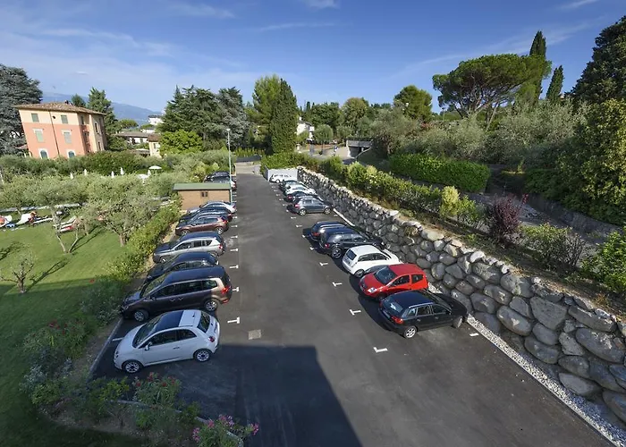 Hotel Bella & Restaurant With Private Dock For Mooring Boats