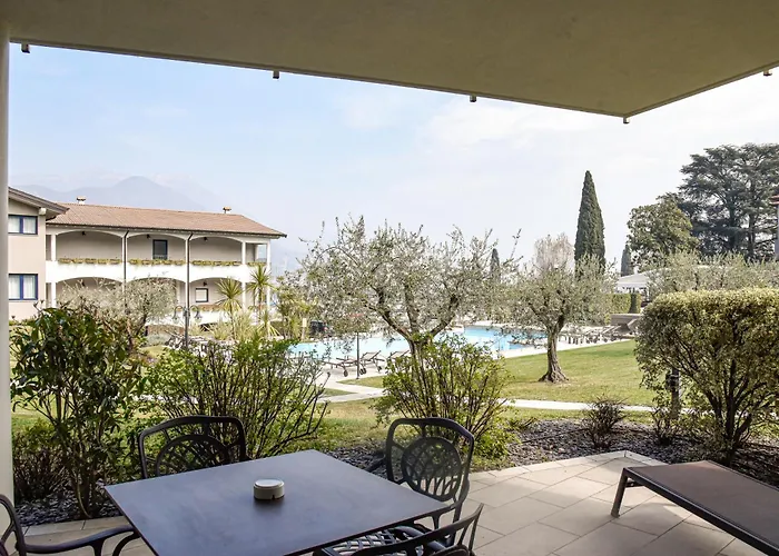 Hotel Bella & Restaurant With Private Dock For Mooring Boats