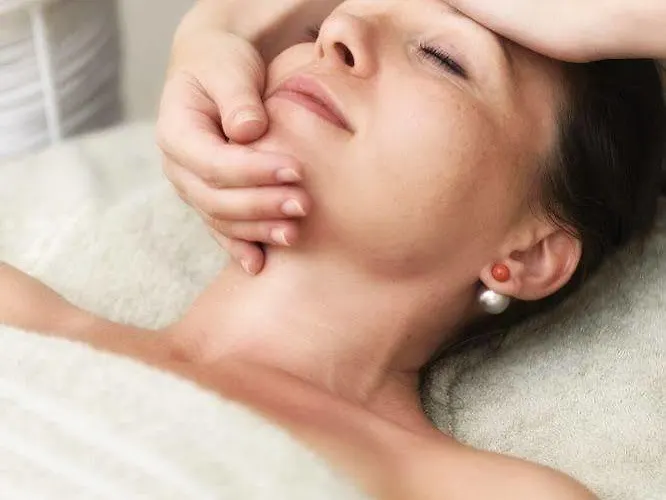 Bella & Restaurant With Private Dock For Mooring Boats