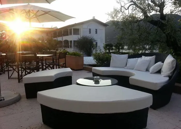 Bella & Restaurant With Private Dock For Mooring Boats Hotel 4*