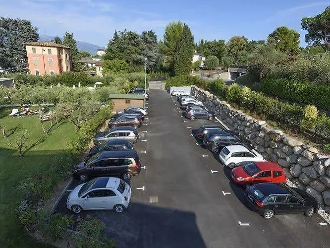 Hotel Bella & Restaurant With Private Dock For Mooring Boats San Felice del Benaco