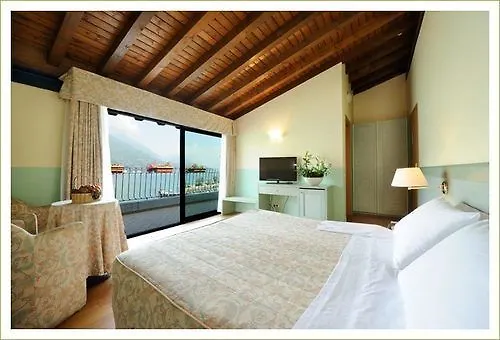 Hotel Bella & Restaurant With Private Dock For Mooring Boats San Felice del Benaco