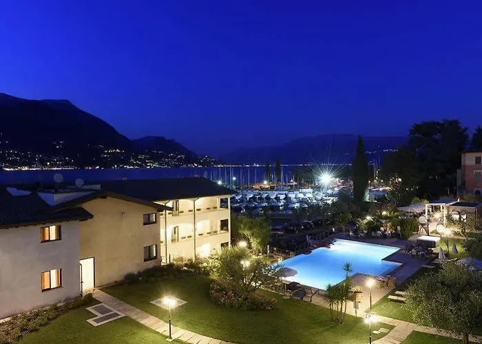 Hotel Bella & Restaurant With Private Dock For Mooring Boats 4*