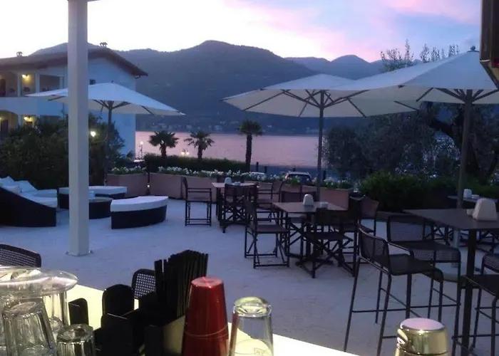 Hotel Bella & Restaurant With Private Dock For Mooring Boats 4*