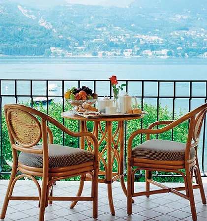 Bella & Restaurant With Private Dock For Mooring Boats 4* San Felice del Benaco